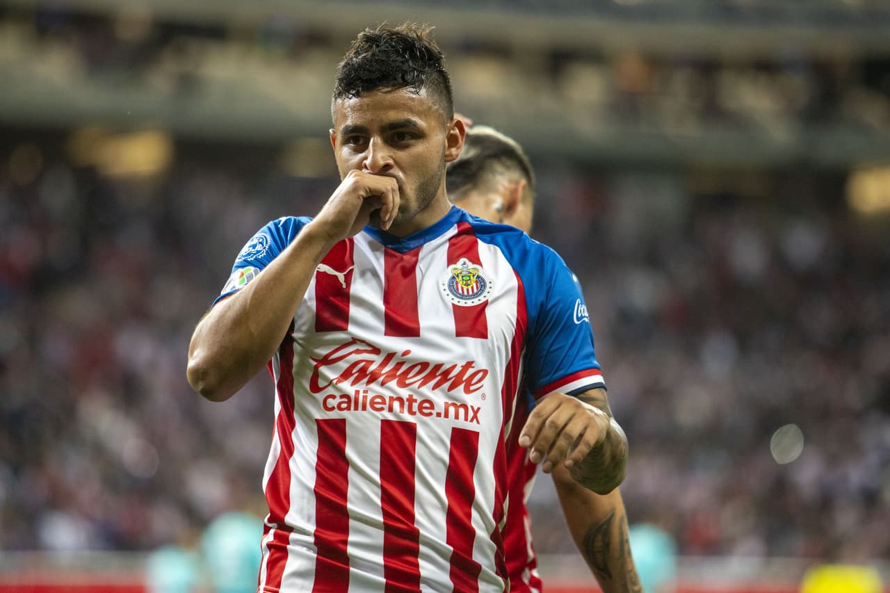 ¡Una Chivahermana! Alexis Vega presume el nacimiento de su hija