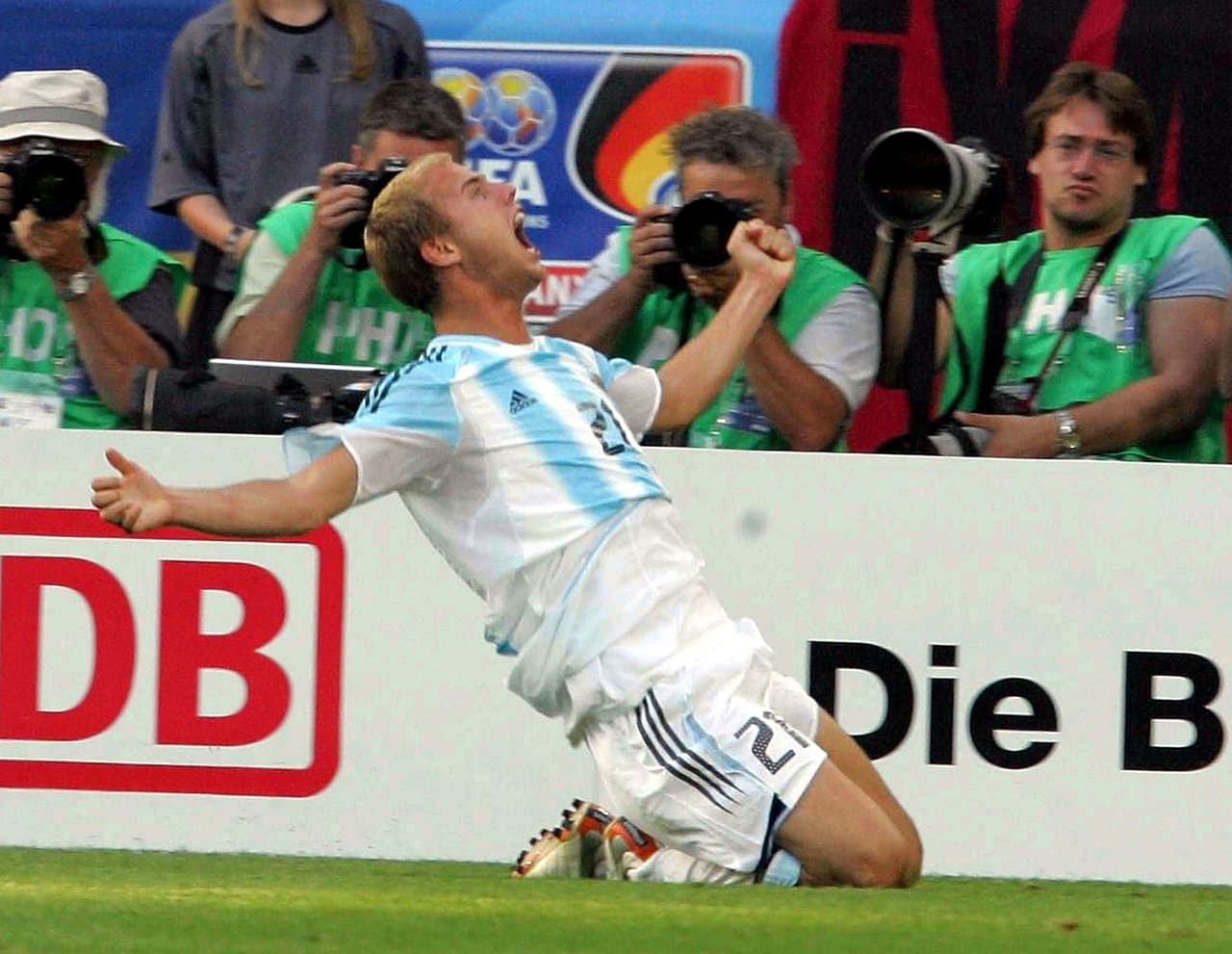En la ronda de penales los albicelestes derrotarían al Tricolor para establecerse en al final gracias a la falla de Ricardo Osorio en muerte súbita.
<br>