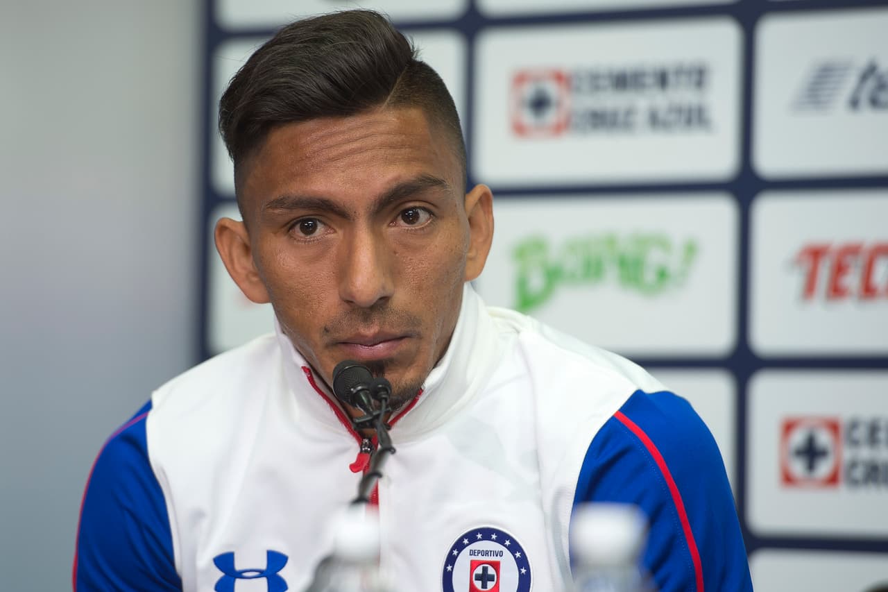 Mena fichó de cara al Clausura 2017 de Liga MX en el proyecto del también recién llegado ‘Paco’ Jémez en Cruz Azul.