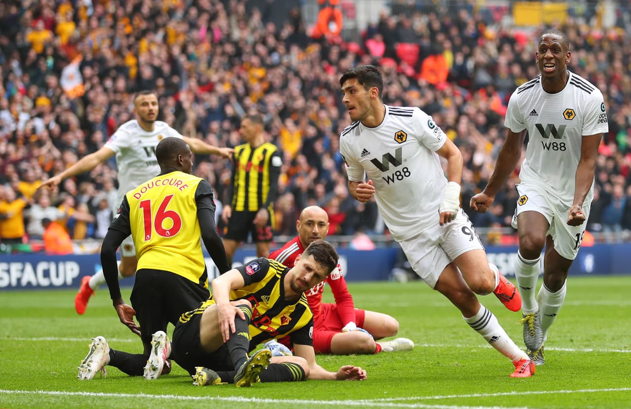 Raúl Jiménez: a pesar del golazo de chilena en la Semifinal de la F.A. Cup, el delantero no pudo celebrar el paso a la Final. Este sábado el reto será por la Premier ante Southampton como visitante con los Wolves.