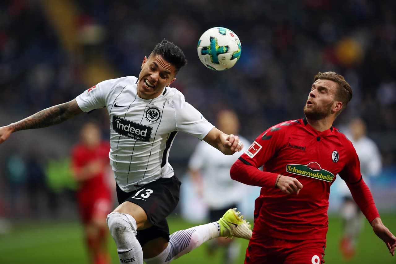 El mexicano Carlos Salcedo fue titular con Eintracht Frankfurt en la iguadad en casa 1-1 contra Friburgo en la fecha 18 de la Bundesliga y así mantiene su regularidad con el equipo alemán.
