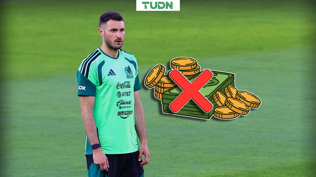 Milan rechaza oferta por Santi Gimenez y este es el motivo