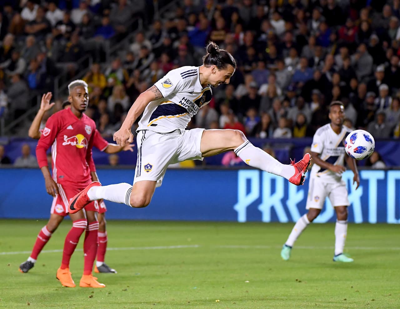 Zlatan Ibrahimovic. LA Galaxy vs Toronto FC, 15 septiembre 2018. Zlatan ya había sido nominado anteriormente, resultando ganador de este reconocimiento en el 2013.