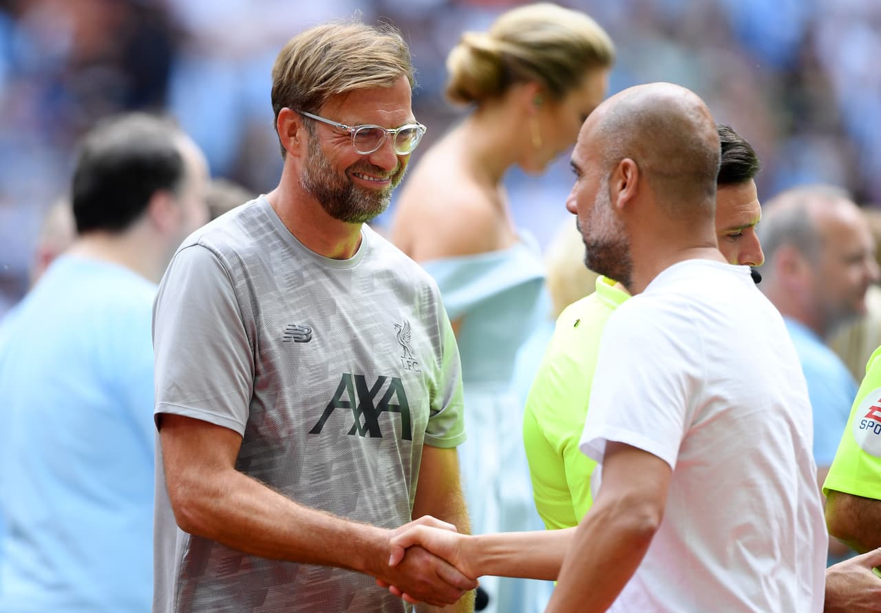 Jurgen Klopp y Josep Guardiola, previo al partido, se saludaron como todos unos caballeros.