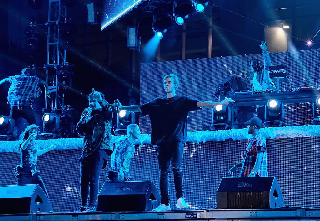 Justin Bieber y su mánager Scooter Braun que las nuevas canciones llegan como agradecimiento por el gran recibimiento que le dieron a ‘Justice’.
<br>