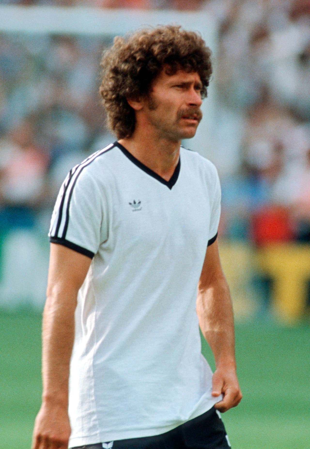 7. Paul Breitner (España 1982) - El afro del crack alemán no pasó desapercibido en dicho Mundial, sobre todo por la cantidad de cabello a pesar de no ser tan largo y su bigote frondoso. Le apodaban algunos 'Der Afro'.