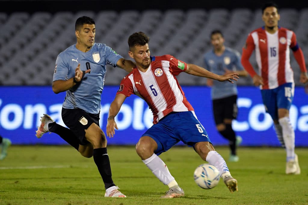 La gran ofensiva de Uruguay no logra batir a Antony Silva y empatan 0-0 en la séptima jornada de las eliminatorias rumbo a Qatar 2022.
