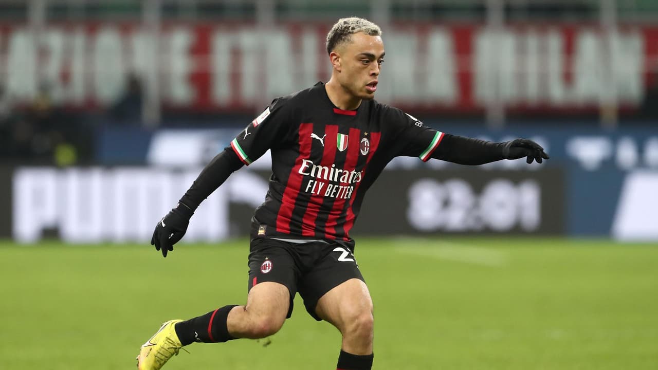 Sergiño Dest vive una temporada de pesadilla con el Milan