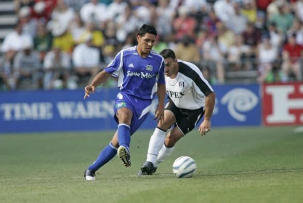 En 200, la MLS goleó 4-1 al Fulham inglés. El primer rival europeo para las Estrellas de la MLS fue el Fulham, que tenía a Brian McBride en el equipo. La victoria quedó en Columbus por 4-1 para las Estrellas.