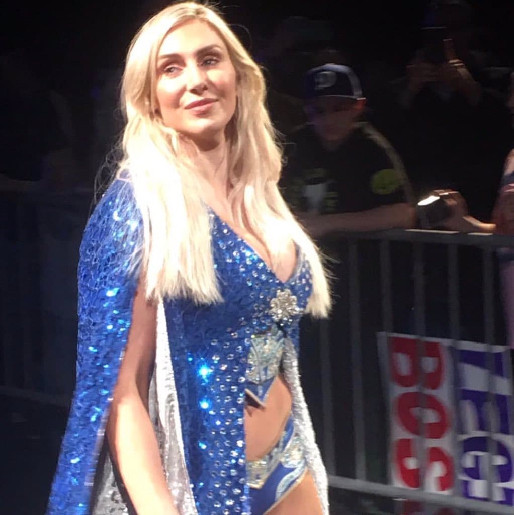 La tercera, y no menos importante en la ecuación, es Charlotte Flair, hija del excampeón Ric Flair.