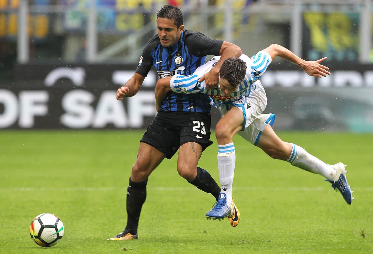 En la reanudación, el Spal trató de subir su posición, pero el Inter mantuvo el control del choque.