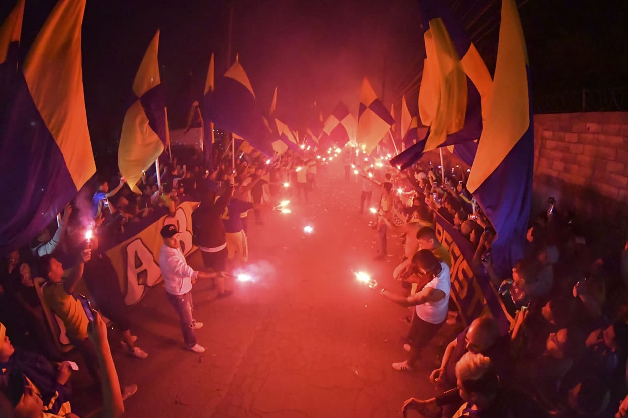 Afición de Tigres dio un recepción incomparable a su equipo