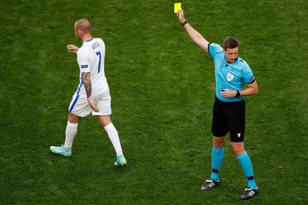 El solitario gol de Emil Forsberg desde los once pasos le da la victoria 1-0 a Suecia sobre Eslovaquia y los suecos comienzan a pensar en la fase eliminatoria.