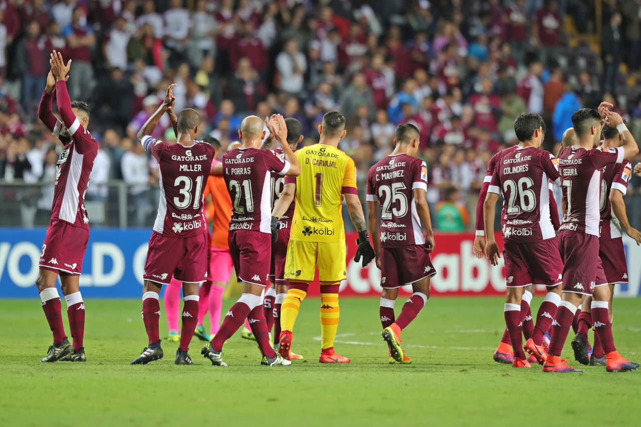 Las otras dos series de cuartos de final de la Liga de Campeones las juegan el Vancouver Whitecaps canadiense contra el Red Bulls estadounidense, y los mexicanos Pumas y Tigres.