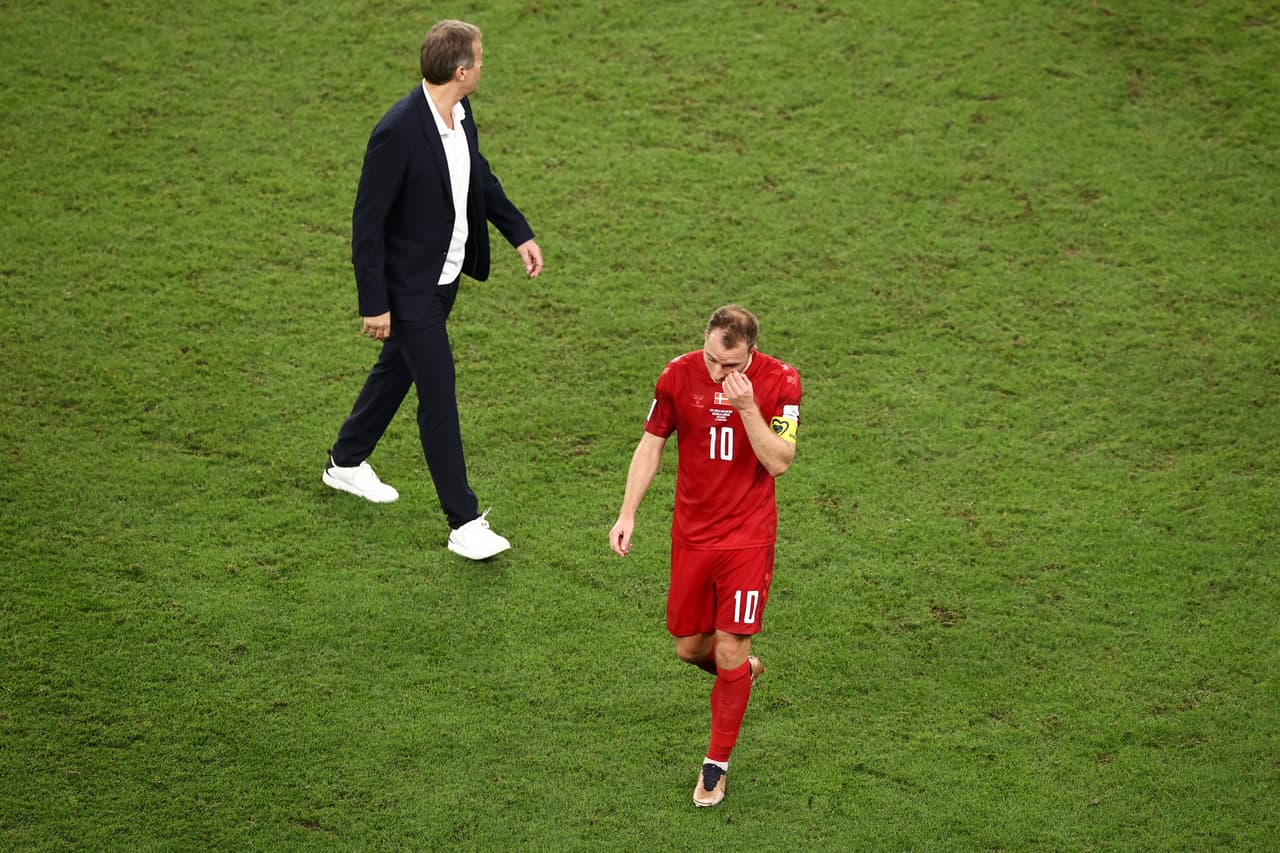 La Selección de Australia venció por la mínima a su similar de Dinamarca para eliminarlos de la Copa del Mundo y acceder al boleto de los octavos de final por segunda vez en su historia.Australia no había llegado a la siguiente fase desde 2006 y a pesar del dominio de los daneses, la defensa de los Socceroos los llevó a conseguir el boleto a los octavos de final de Qatar 2022.