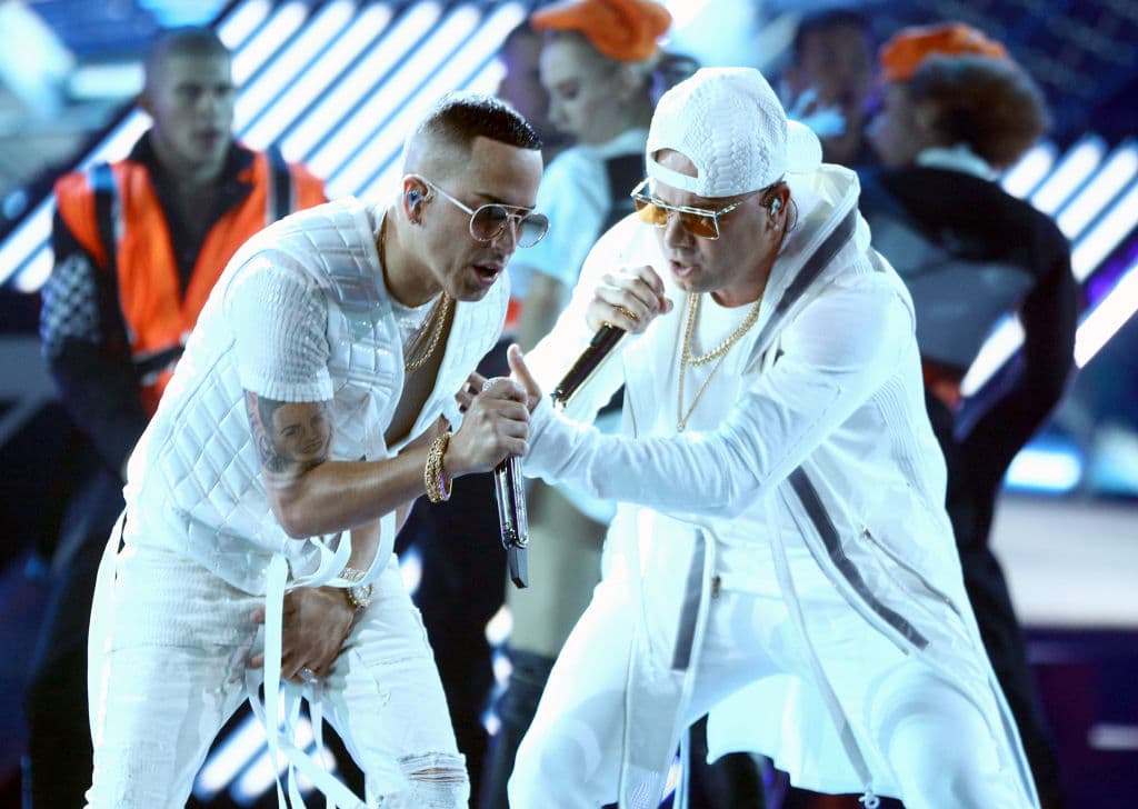 El explosivo duo puertorriqueño cobra nada más y nada menos que 1 millón de dólares por concierto.