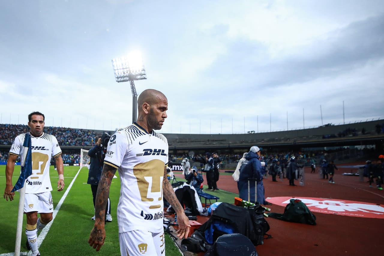 Dani Alves agradece a la afición y manda mensaje de aliento a Pumas 