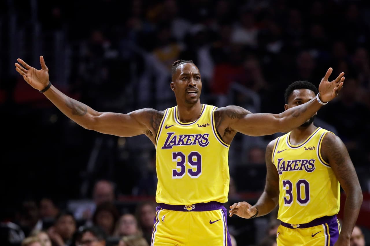 LA Lakers pierden 102-112 ante LA Clippers; Toronto Raptors vence 130-122 a New Orleans Pelicans.