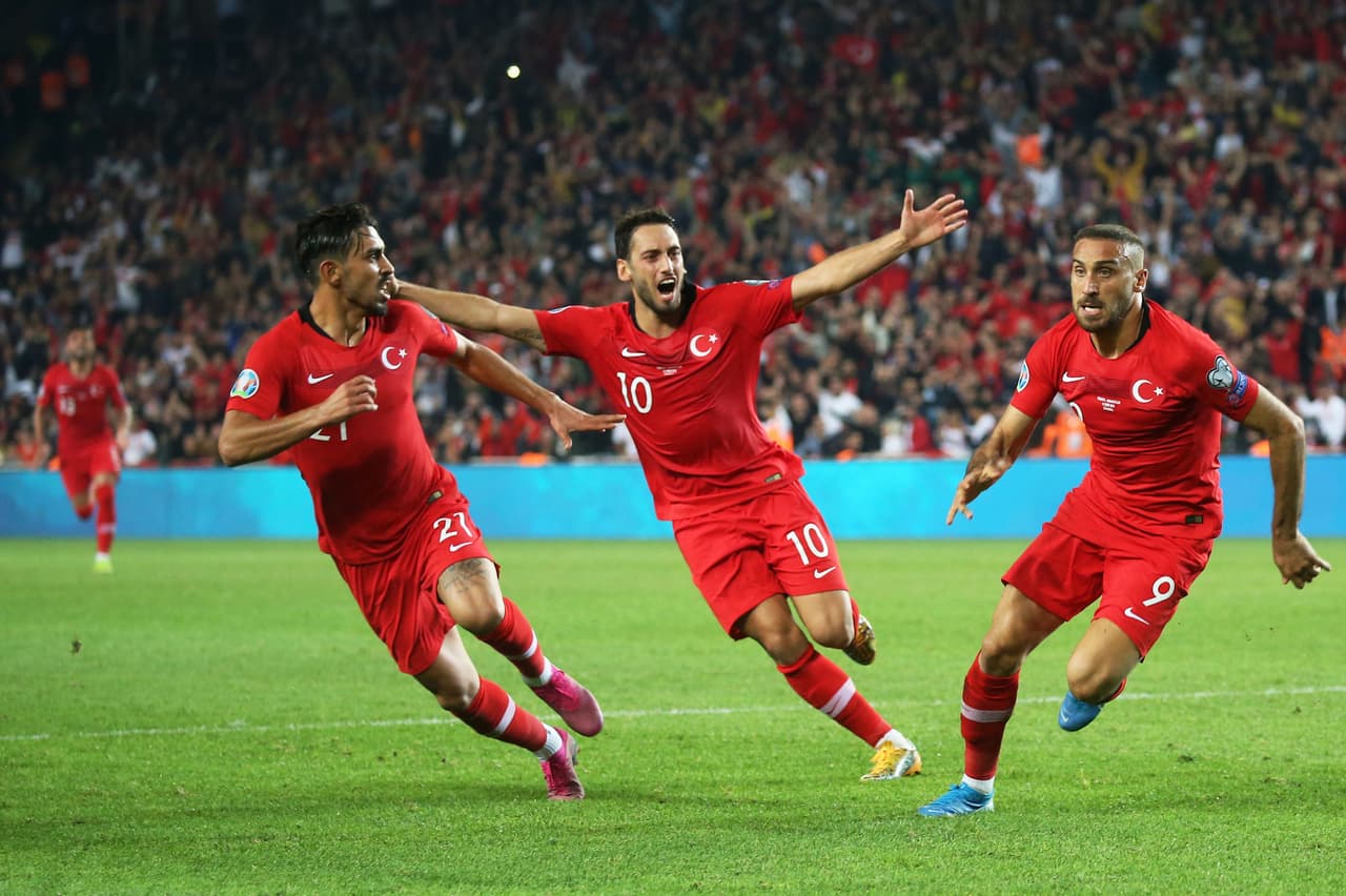 Ucrania 2-0 Lituania; Turquía 1-0 Albania; Portugal 3-0 Luxemburgo; Montenegro 0-0 Bulgaria; Islandia 0-1 Francia; República Checa 2-1 Inglaterra; Andorra 1-0 Moldavia.