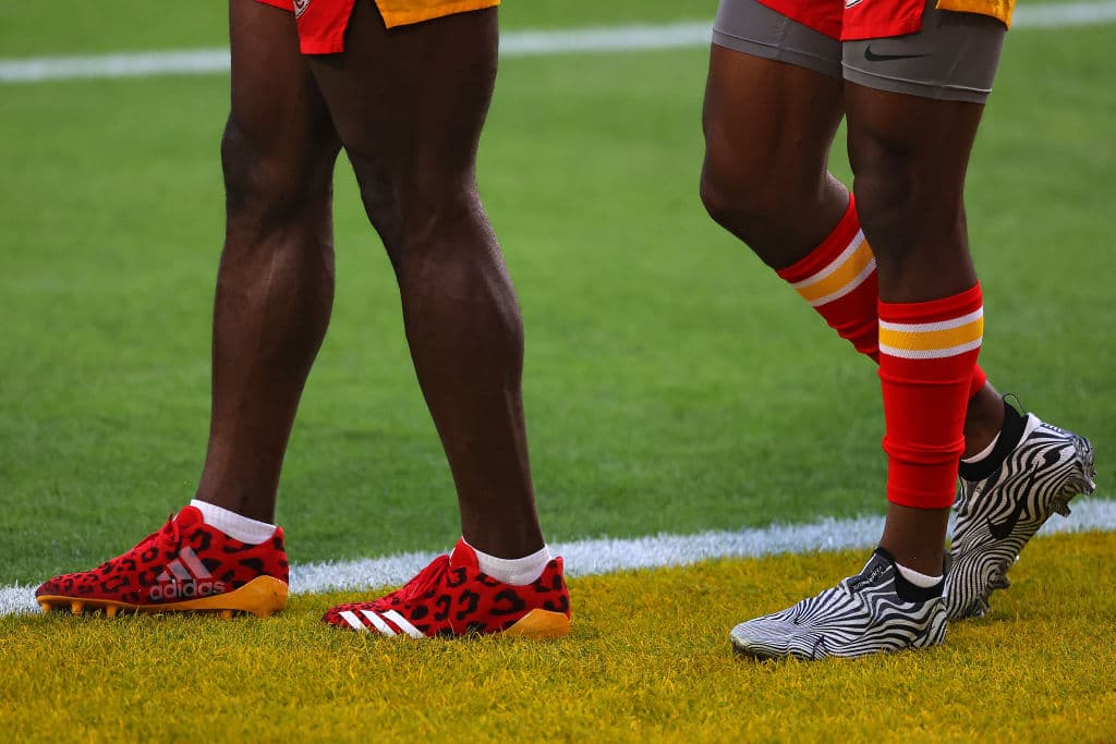 Todo listo para el Super Bowl LIV entre los Kansas City Chiefs y los San Francisco 49ers, los jugadores ya salieron a calentar previo a enfrentarse.