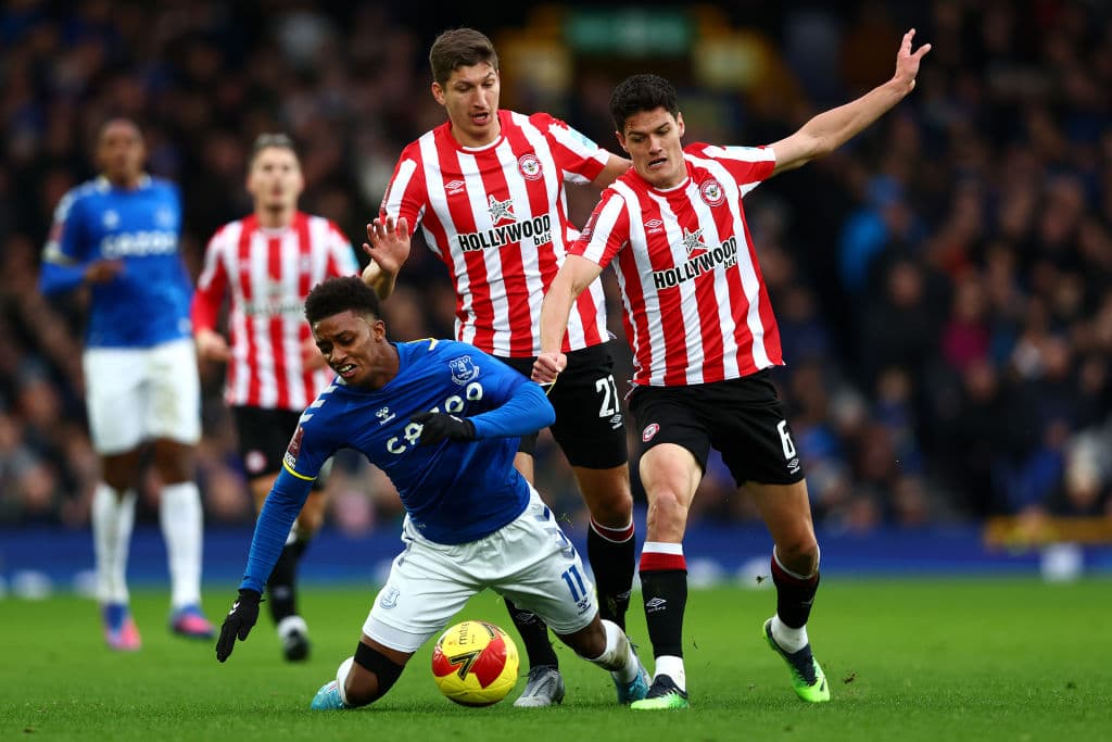 Chelsea vence por la mínima 2-1 al Plymouth Argyle, Everton vence fácilmente 4-1 al Brentford, El manchester City golea 4-1 al Fulham y el Southampton logra vencer 2-1 al Coventry City en los tiempos extras.