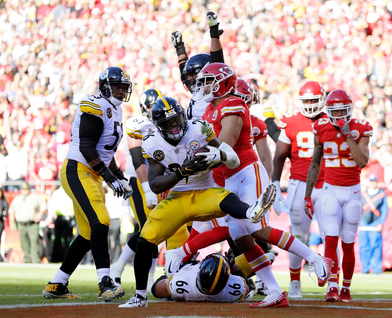 Fue hasta el 2do cuarto con una corrida de 3 yardas de Bell como los Steelers consiguieron llegar a las diagonales y ponerse 12-3 al medio tiempo del partido.