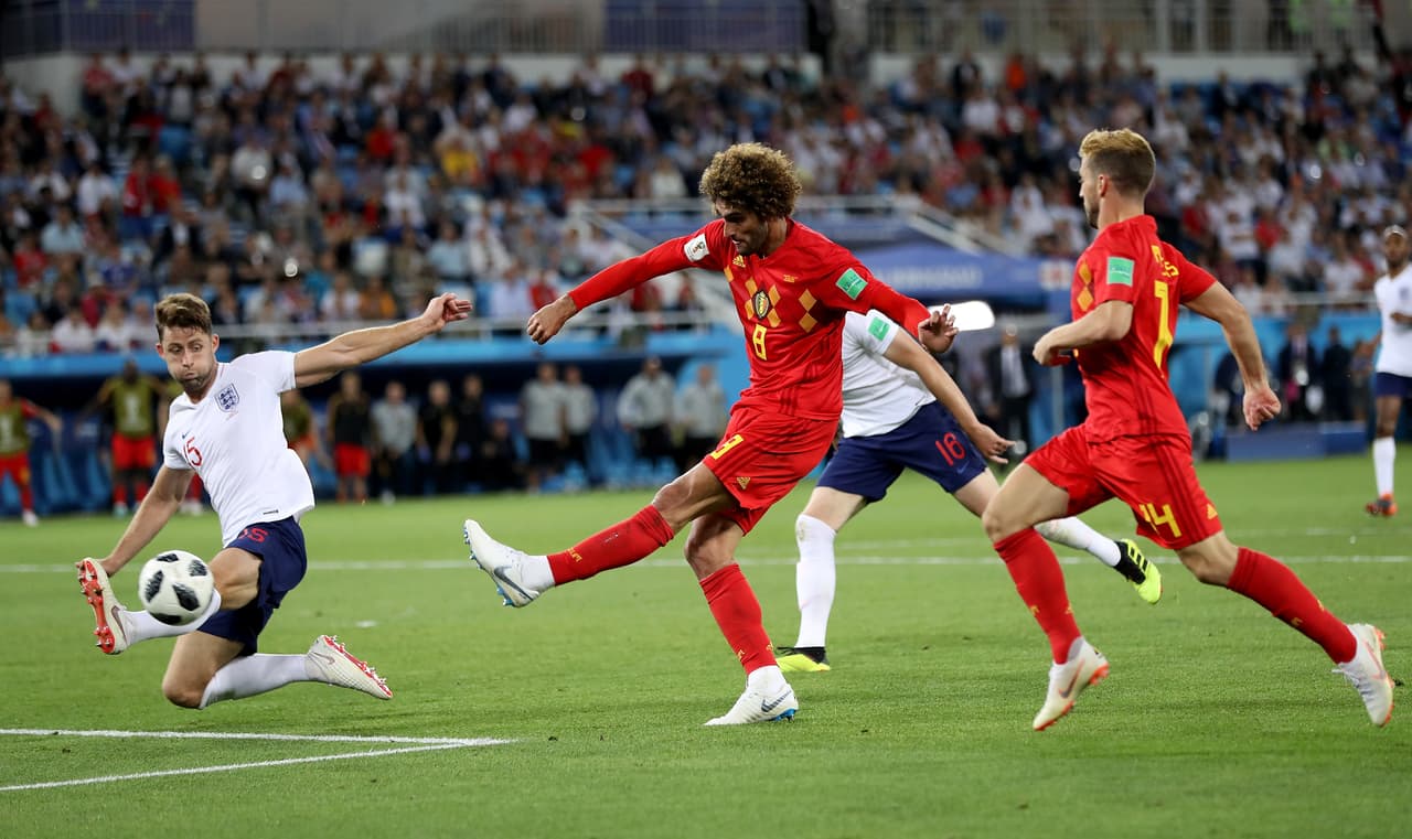 Sobre el final, Bélgica se acercó dos veces más. Primero con un remate de Dries Mertens y luego con otro de Fellaini que se fue por el costado del arco.
