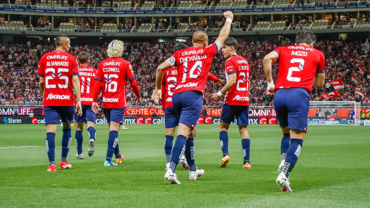 ¡El despertar de CH1V4S! Chicharito y el reencuentro con el gol del hijo pródigo