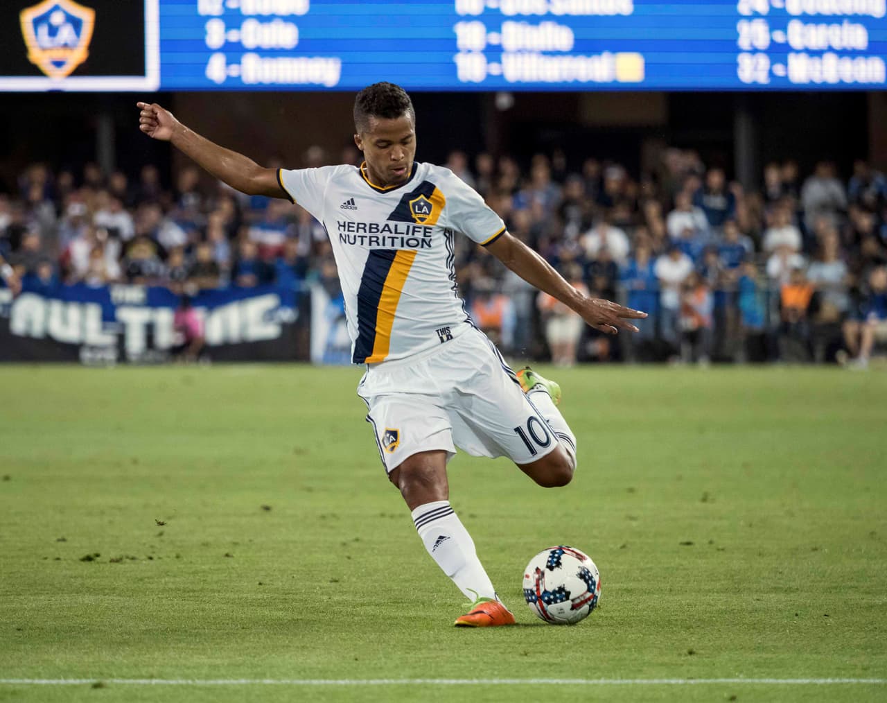 El mexicano Giovani dos Santos no podía quedar fuera del equipo de figuras de la MLS. El 10 de LA Galaxy promete goles y fantasía frente al que actualmente es el mejor conjunto del fútbol mundial. (USA Today Images)