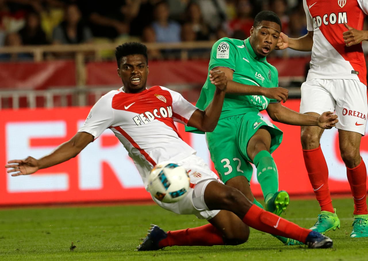 Los visitantes intentaron opacar la alegría local y generaron un par de llegadas, pero sin mayor claridad.