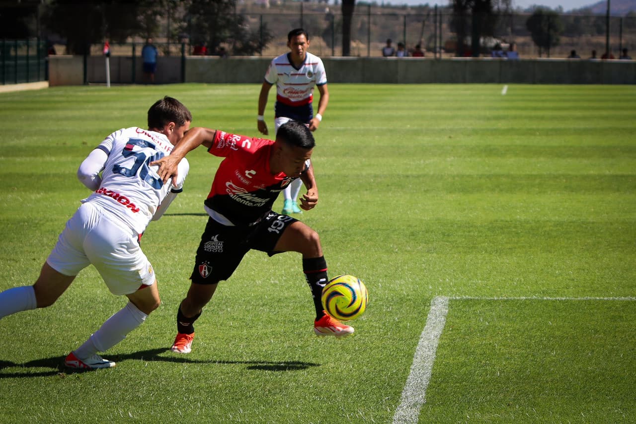 Atlas se impone a Chivas en Sub-23