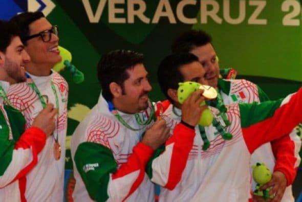 El conjunto de Puerto Rico ganó la medalla de oro en Boliche en la categoría Dobles Varonil y de paso demostrar que están pasando por gran momento, aprovechando todas las oportunidades en los XXII Juegos Centroamericanos y del Caribe Veracruz 2014 (Foto: veracruz2014.mx)