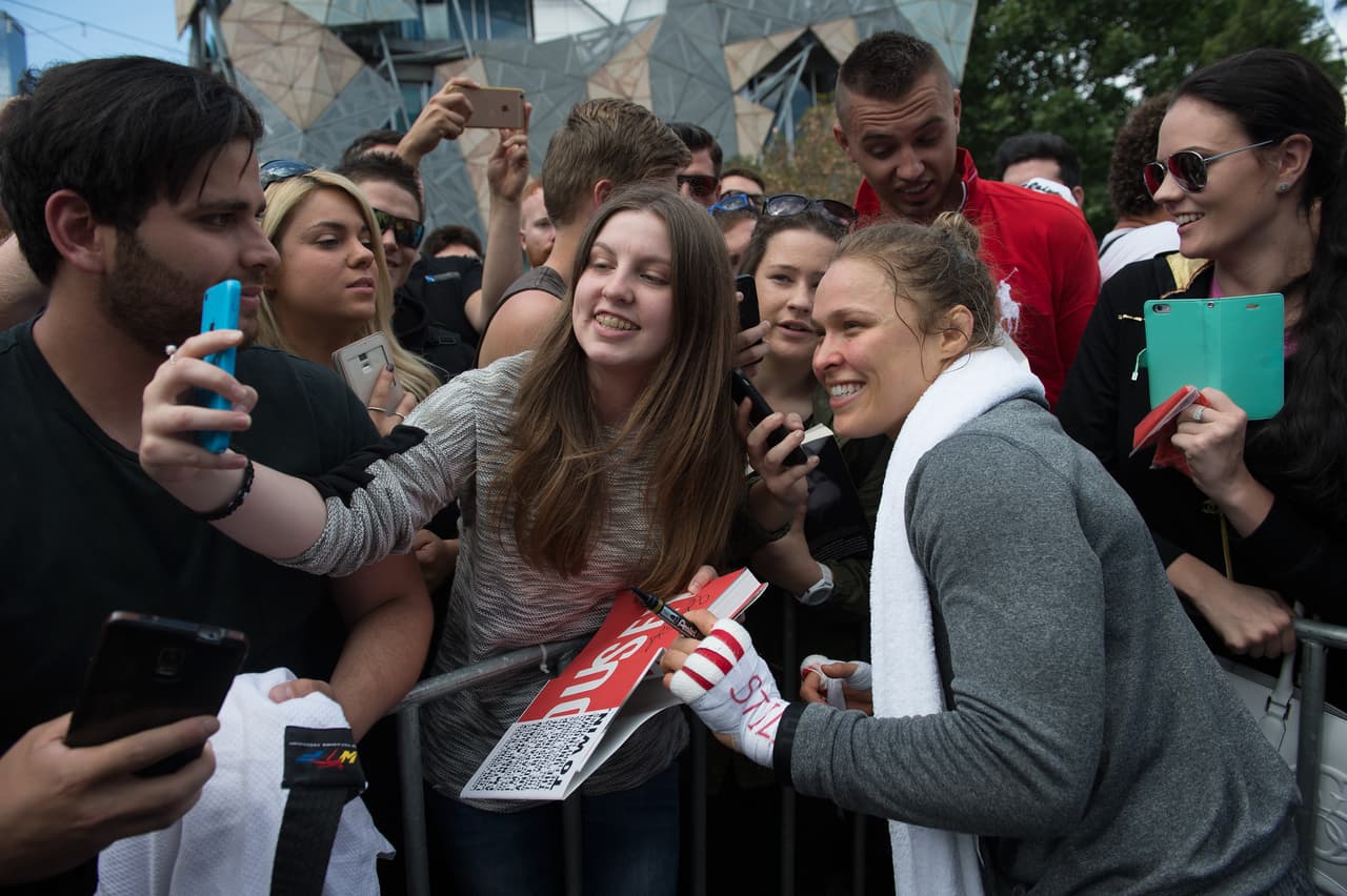 Rousey obtuvo popularidad entre los fanáticos de la lucha e incluso fue invitada a participar en la empresa rival WWE en un segmento de su principal evento Wrestlemania en 2015.