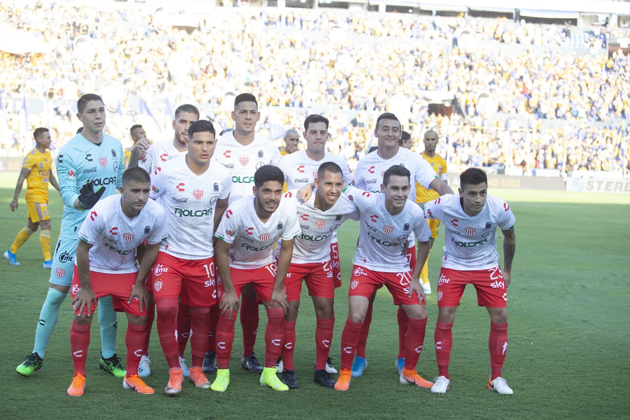 Necaxa se hizo presente en el 'Volcán' con esta alineación de inicio.