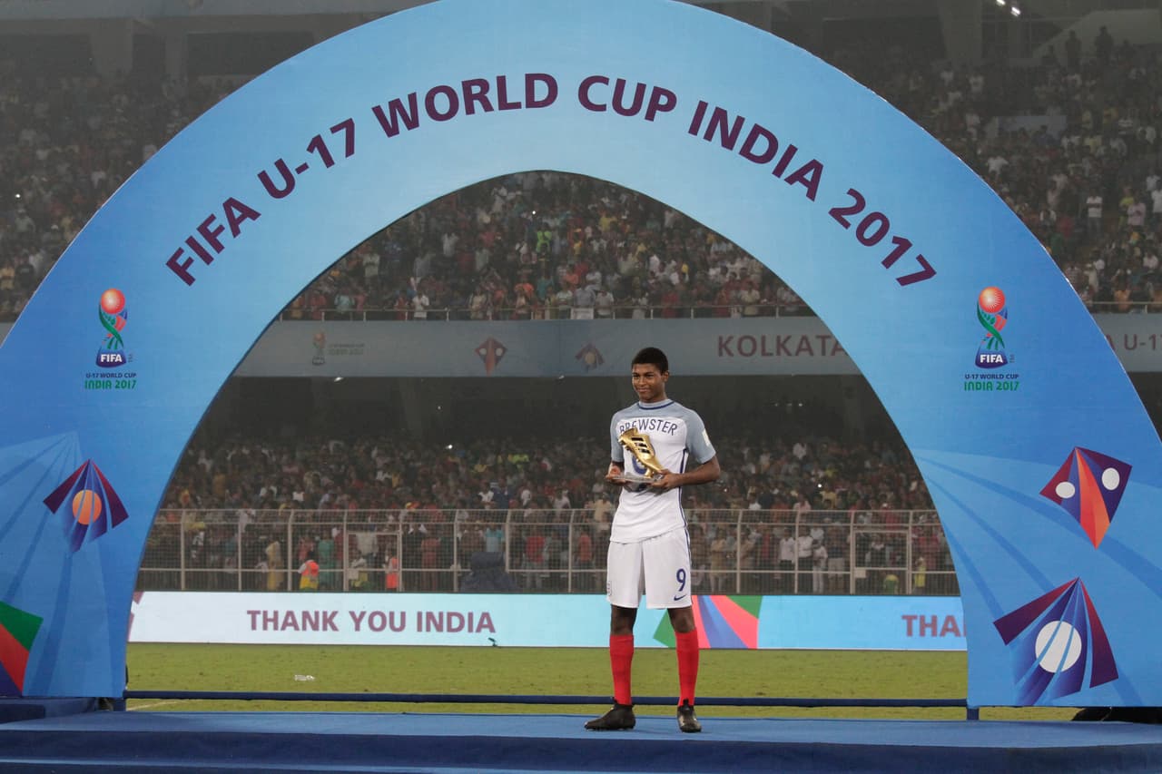 De hecho, en el Mundial Sub-17 de la India recibió la Bota de Oro por ser el máximo goleador del certamen mundialista.