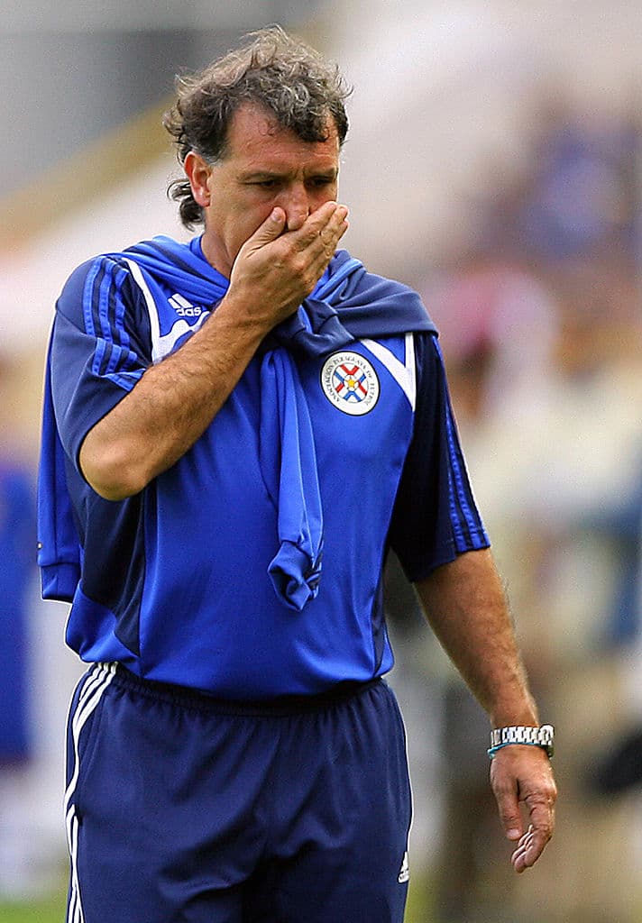 A Paraguay, lo dirigía Gerardo 'Tata' Martino. Y traía entre sus filas a jugadores como Paulo da Silva, Darío Verón, Carlos Bonet y Roque Santa Cruz.