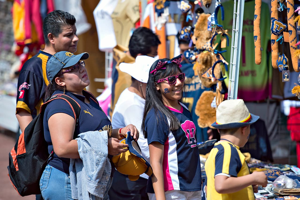 El colorido de la afición en la Jornada 16