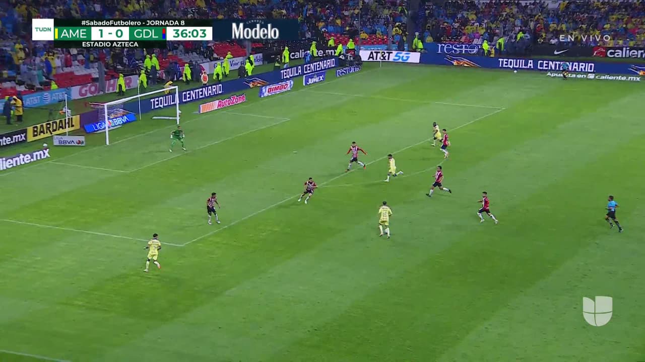 ¡GOL!  anota para América. Diego Valdés