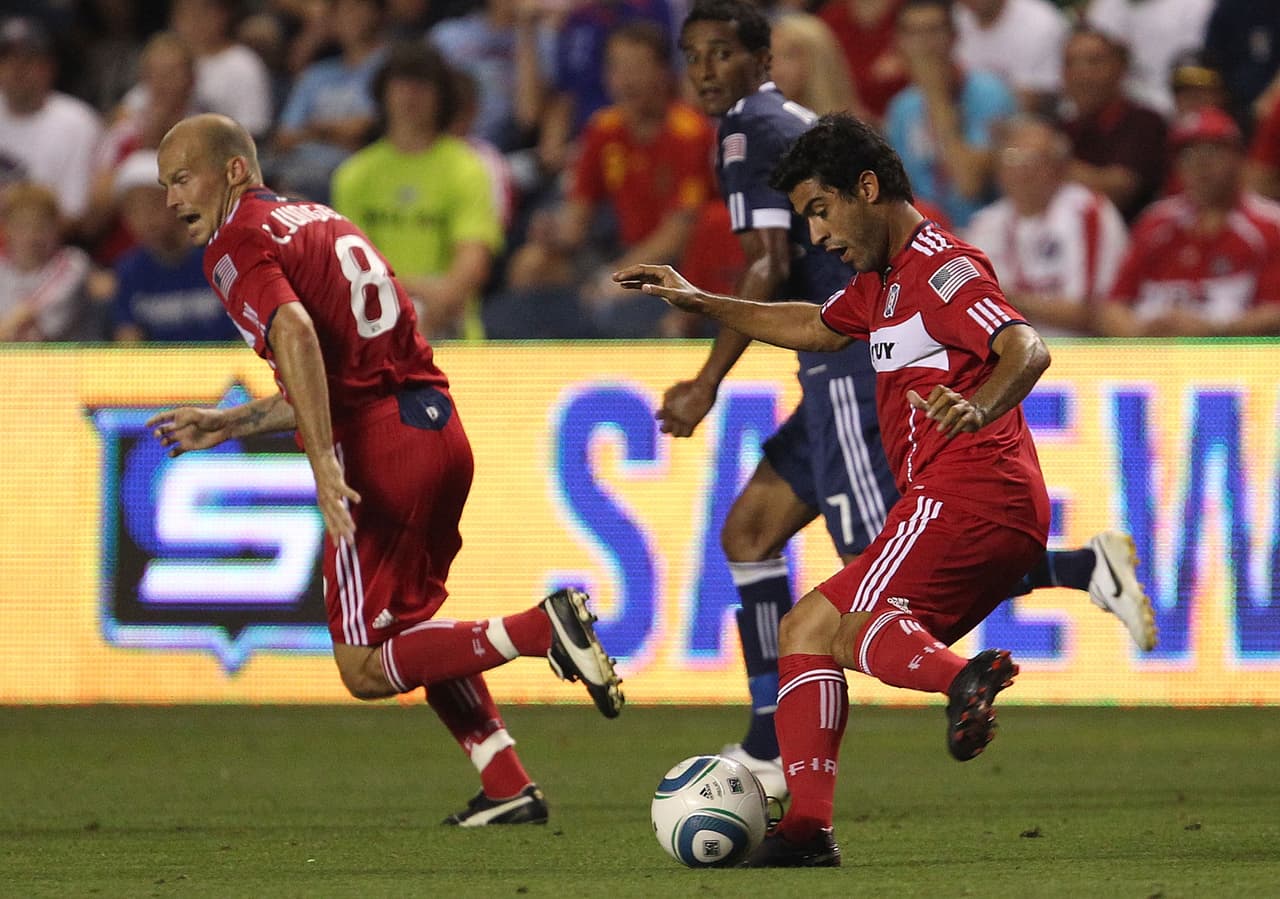 No fue llevado por Javier Aguirre a Sudáfrica 2010, complicando los planes del Shakhtar, pues querían venderlo y recuperar algo de lo perdido en él. Así que fue cedido al Chicago Fire de la MLS, donde jugó ocho partidos yéndose en blanco.