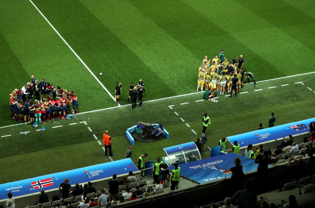 Tras el 1-1 en los 90 minutos los equipos se prepararon para la definición en el tiempo extra.
