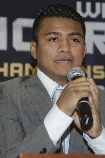 "Respeto mucho al campeón Sosa. Nos robaremos la noche en cartelera Golovkin-Dulorme", aseguró González.