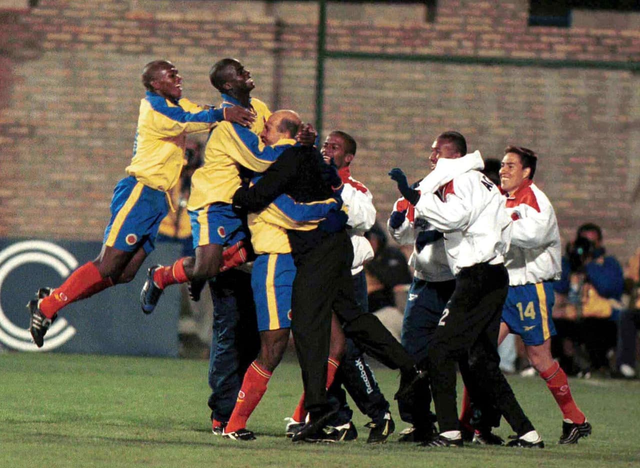 Ese partido de 4 de julio de 1999 con cinco penaltis, cuatro fallados y tres de ellos por un mismo jugador fue el último triunfo de Colombia contra Argentina en Copa América, algo difícil de repetir.