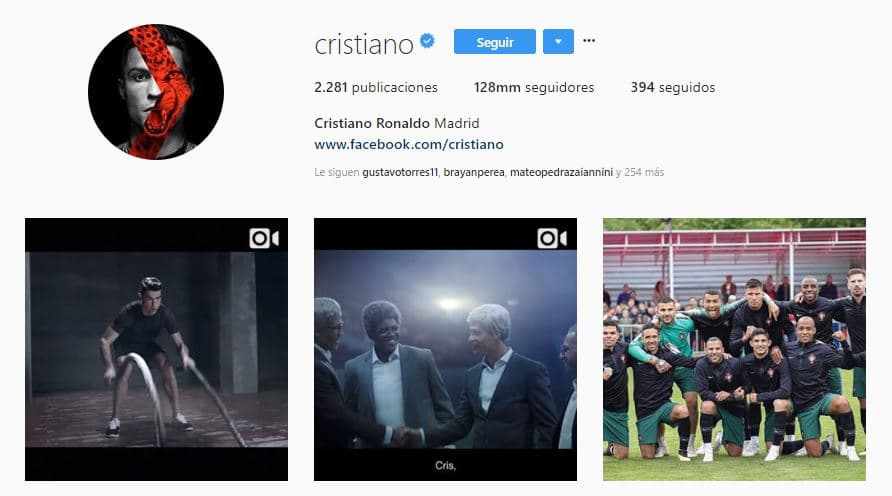 Cuenta en su perfil con 128 millones de seguidores.