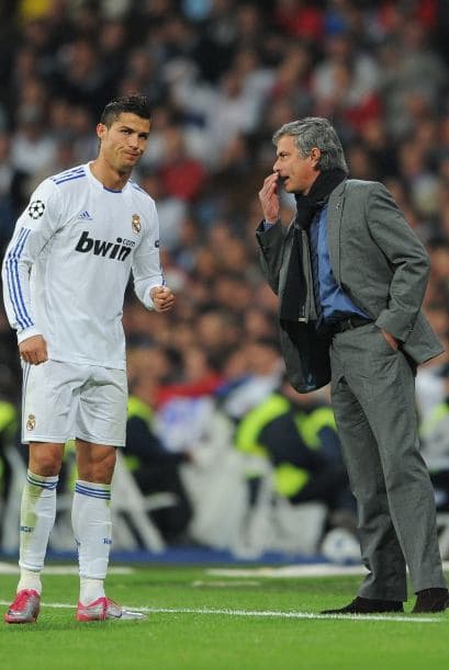 Pese a la ventaja, en más de una ocasión, Cristiano se acercaba a José Mourinho para recibir instrucciones.
