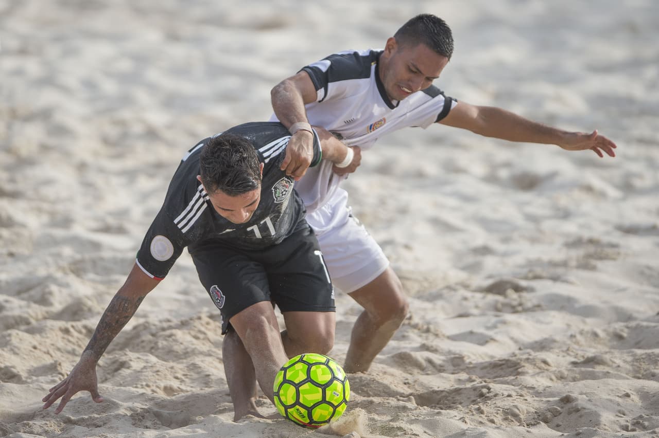 Estas son las mejores imágenes de la victoria de México por 8-5 sobre Costa Rica en el juego del Premundial de playa que se lleva a cabo en Puerto Vallarta, Jalisco, y que otorga dos cupos para la Copa Mundial en Paraguay 2019.