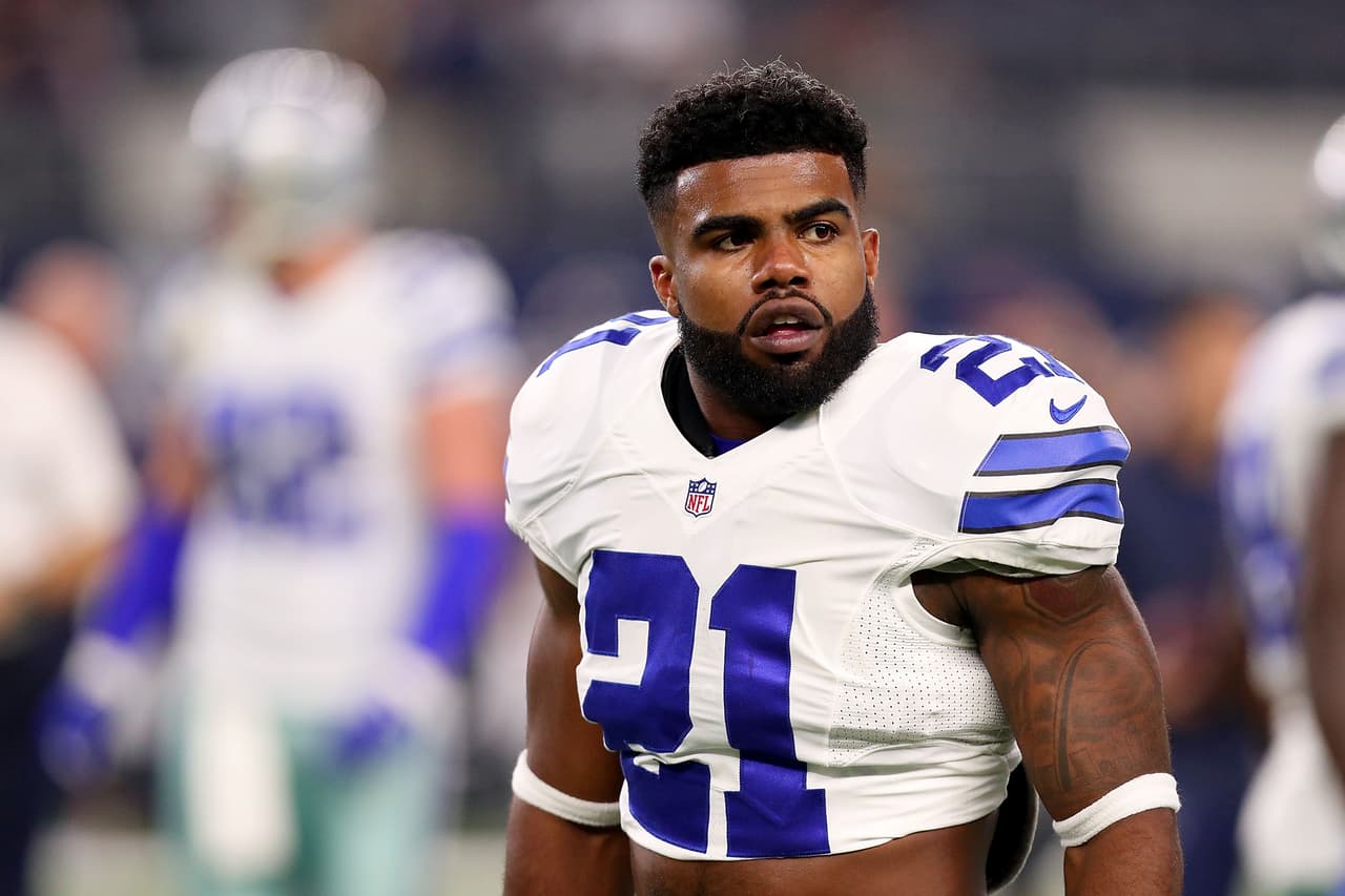 Dallas tiene a la mejor línea ofensiva de la liga. El novato
<a href="http://www.nfl.com/player/ezekielelliott/2555224/profile">Ezekiel Elliott</a> es segundo en mi boleta para llevarse el MVP de la temporada. Zeke es por mucho el mejor corredor de la NFL este año, como lo demuestran sus 1,199 yardas,
<a href="http://www.nfl.com/stats/categorystats?tabSeq=0&statisticCategory=RUSHING&conference=null&season=2016&seasonType=REG&d-447263-s=RUSHING_YARDS&d-447263-o=2&d-447263-n=1">fácilmente la mayor cantidad en la liga</a>.