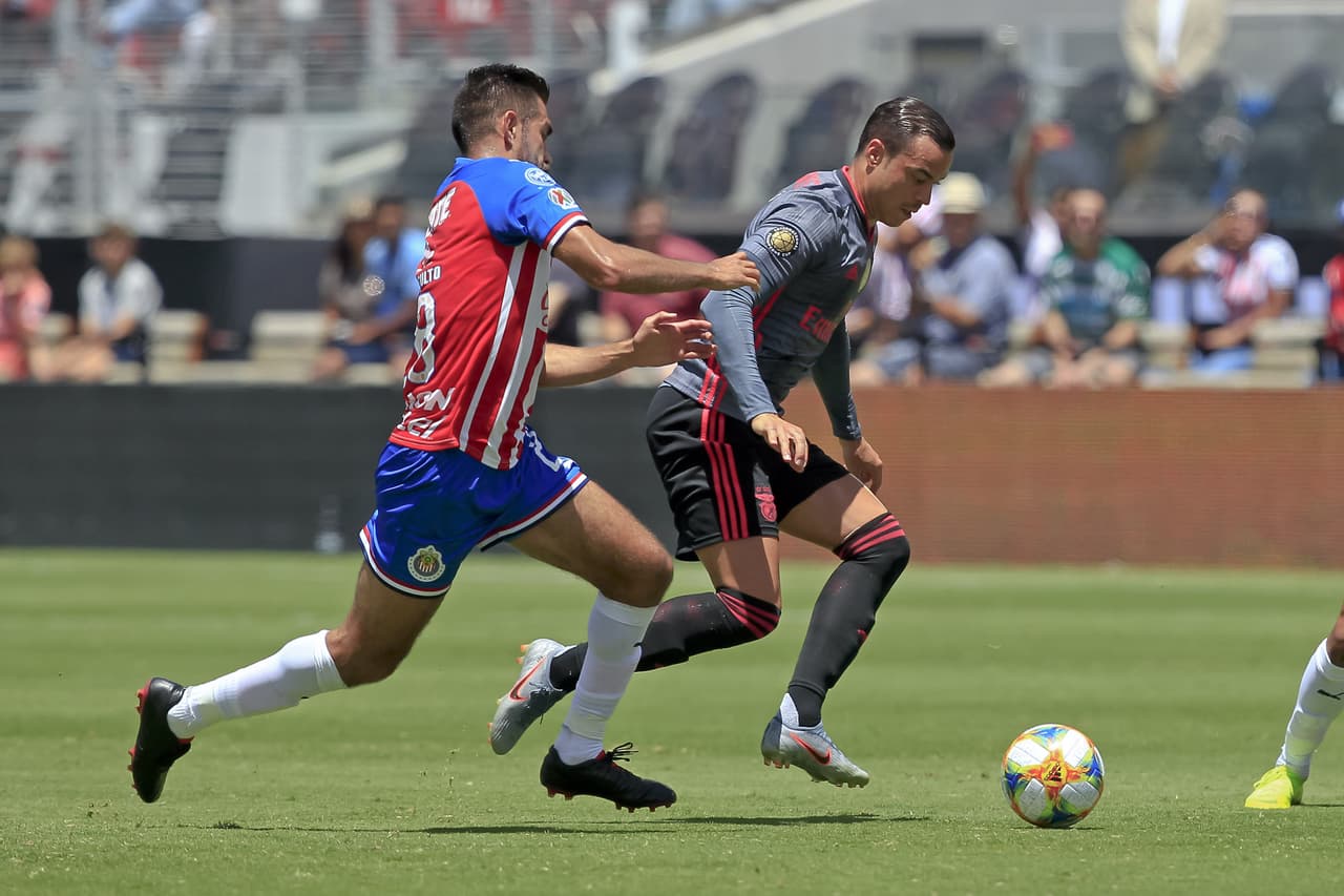 El goleador español Raúl de Tomas hizo el primero a los cuatro minutos.