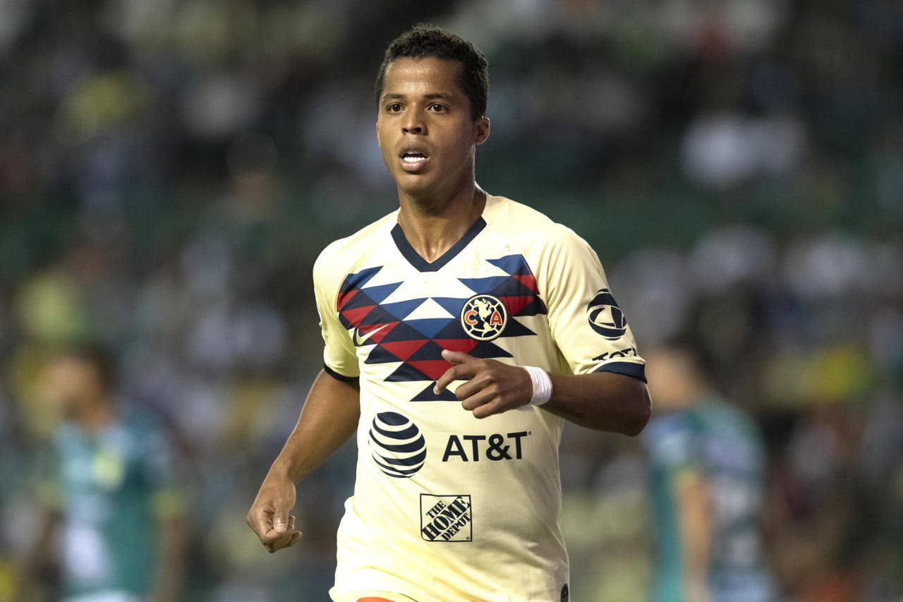 Giovani Dos Santos en su debut en la Liga MX con el América.