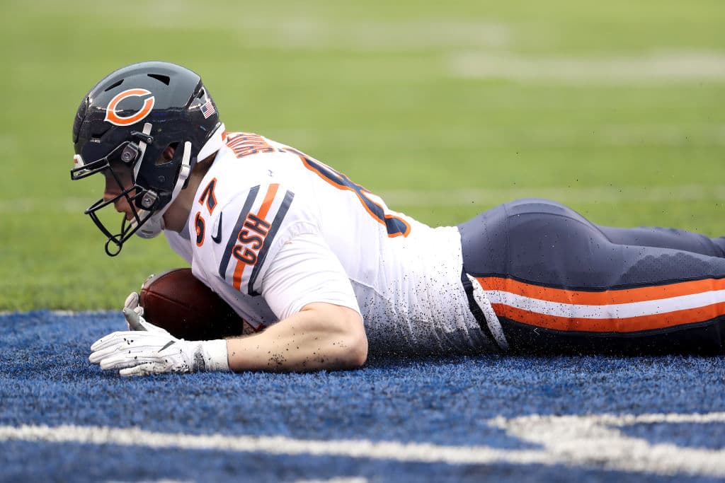 Pero restando 3:38 en el primer cuarto, los Bears respondieron, con un pase de anotación de Daniel para Adam Shaheen (87) de 2 yardas para igualar 7-7 el marcador.