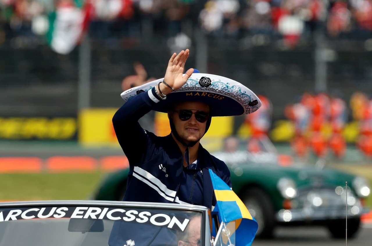 Con sombrero típico, así como muchos de los pilotos, Marcus Ericsson (Sauber) saludaba a toda la fanaticada.